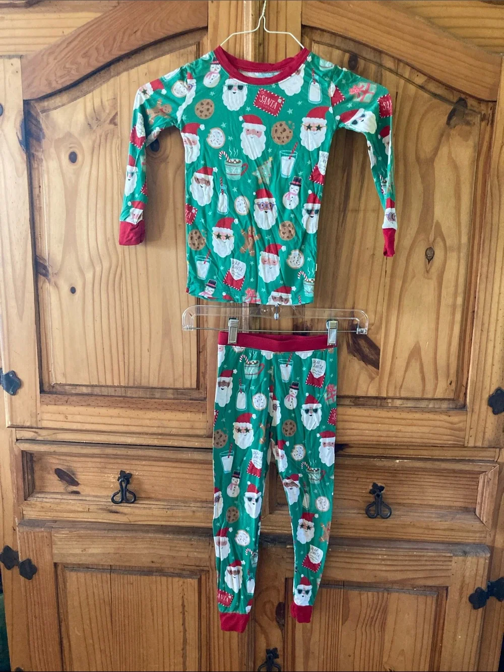 Kids Little Sleepies green Santa 2 piece long sleeve pajamas size 4T
